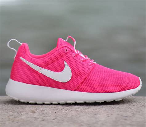 nike roshe run damen grau pink weiß|Nike Roshe Run Sneakers .